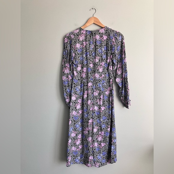 LOFT Black and White Floral V-Neck Midi Dress Size 00P - Picture 6 of 11